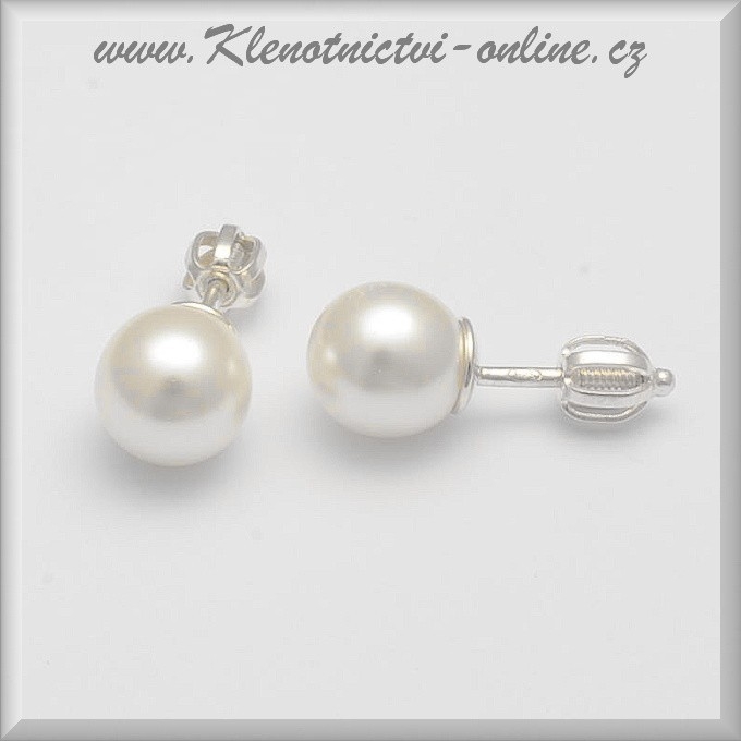 Stříbrné náušnice zdobené bílou perlou